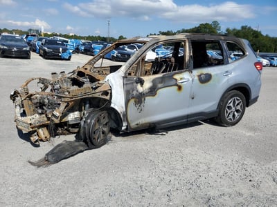 JF2SKAJCXMH****** 2021 Subaru Forester