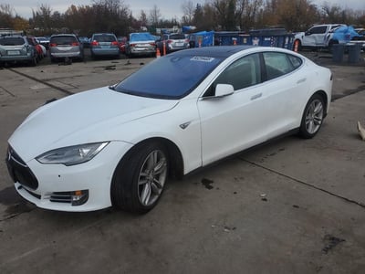 5YJSA1H2XFF****** 2015 Tesla Model S