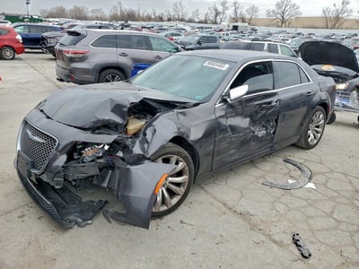 2C3CCAAG1JH****** 2018 Chrysler 300