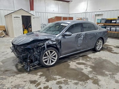 1VWBA7A31JC****** 2018 Volkswagen Passat