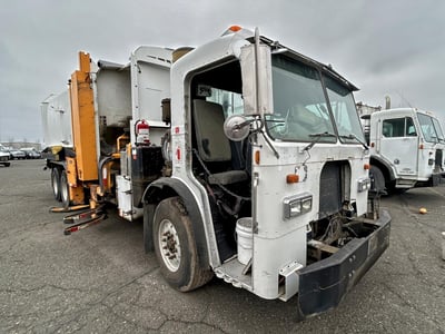 3BPZL00XX9F****** 2009 Peterbilt 320