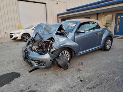 3VW5DAAT2KM****** 2019 Volkswagen Beetle