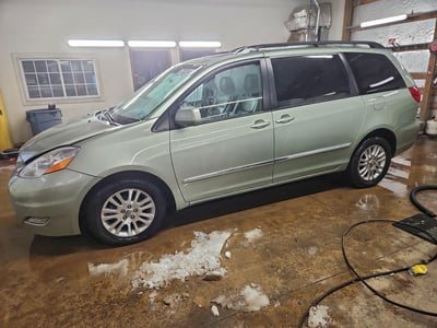 5TDBK22C29S****** 2009 Toyota Sienna