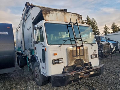 3BPZL00X78F****** 2008 Peterbilt 320