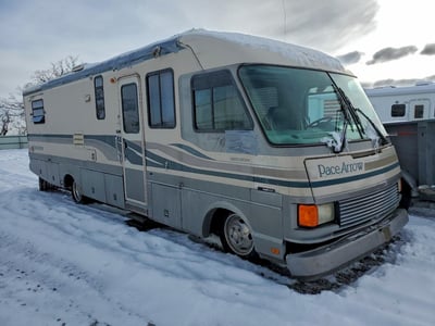 1GBKP37N7R3****** 2000 Chevrolet P30