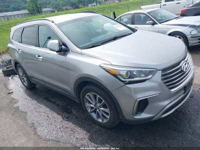 KM8SMDHF5HU****** 2017 Hyundai Santa Fe