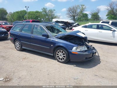 YV1VW295X1F****** 2001 Volvo V40