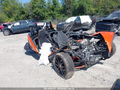 57XAARFA6H8****** 2017 Polaris Slingshot