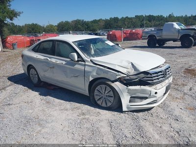 3VWCB7BU9KM****** 2019 Volkswagen Jetta
