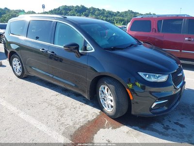 2C4RC1BG1NR****** 2022 Chrysler Pacifica