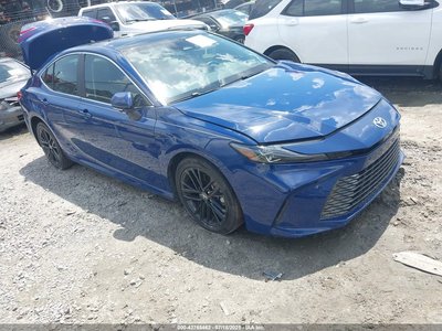 2025 Toyota Camry Hybrid