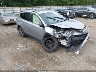 JTMBFREV8JJ****** 2018 Toyota RAV4