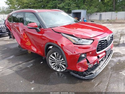 5TDFZRBH0MS****** 2021 Toyota Highlander