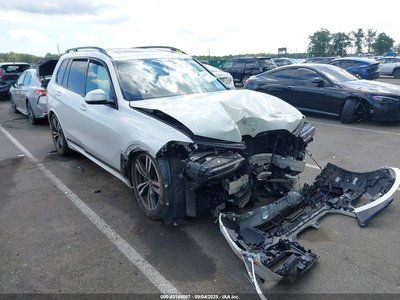 5UX23EM08R9****** 2024 BMW X7