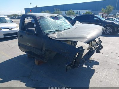 1GCEC14T2YZ****** 2000 Chevrolet Silverado 1500