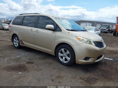 5TDKK3DC3CS****** 2012 Toyota Sienna
