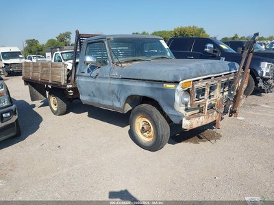 F26HLY2***** 1977 Ford F-250