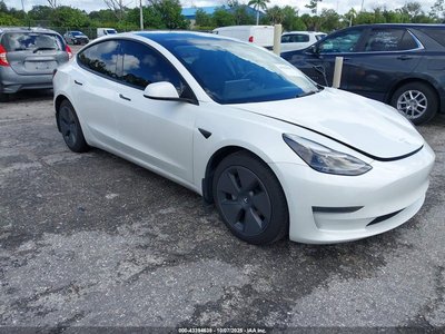 5YJ3E1EA9NF****** 2022 Tesla Model 3