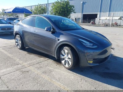 7SAYGDEE9NF****** 2022 Tesla Model Y