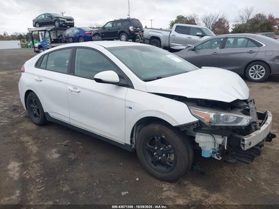 KMHC65LC3HU****** 2017 Hyundai Ioniq Hybrid