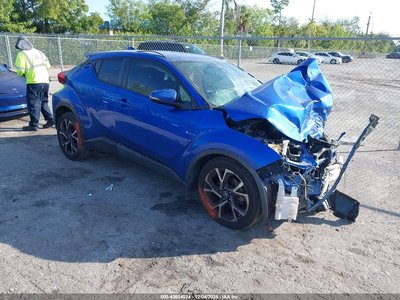NMTKHMBX4KR****** 2019 Toyota C-HR