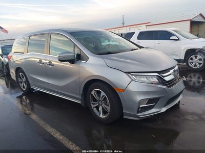 5FNRL6H8XJB****** 2018 Honda Odyssey