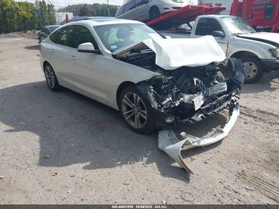 WBA8Z9C51JG****** 2018 BMW 3 Series