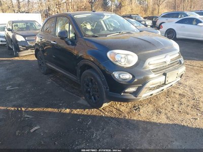 ZFBCFYCT7GP****** 2016 Fiat 500X