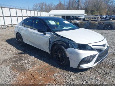 4T1K61AKXNU****** 2022 Toyota Camry