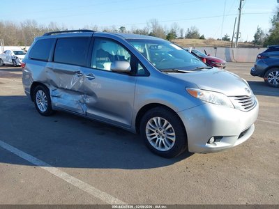 5TDYK3DC4GS****** 2016 Toyota Sienna