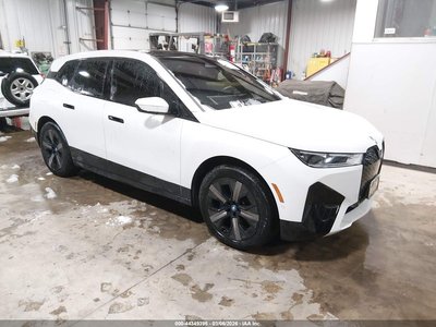 WB523CF04SC****** 2025 BMW IX