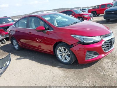 1G1BE5SMXK7****** 2019 Chevrolet Cruze