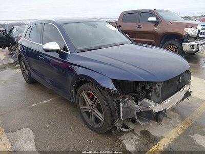 WA1C4AFY2J2****** 2018 Audi SQ5