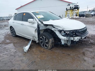 1HGCR2F7XGA****** 2016 Honda Accord