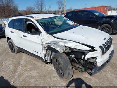 1C4PJLAB8HW****** 2017 Jeep Cherokee