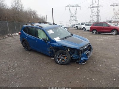 JF2SKAMC3PH****** 2023 Subaru Forester