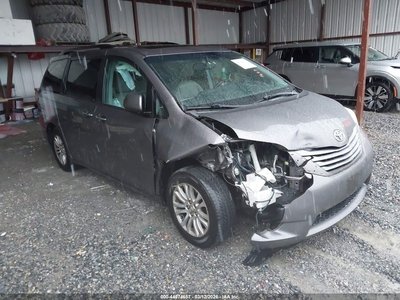 5TDYK3DC2FS****** 2015 Toyota Sienna
