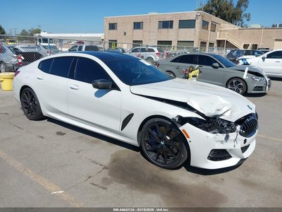 WBAGV8C08NC****** 2022 BMW M8