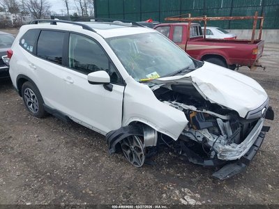 JF2SKAEC7KH****** 2019 Subaru Forester