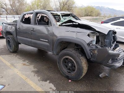 3TMCZ5AN9GM****** 2016 Toyota Tacoma
