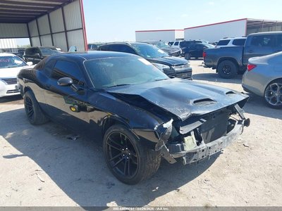 2C3CDZAT8FH****** 2015 Dodge Challenger
