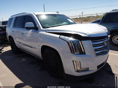 1GYS4DKJ8GR****** 2016 Cadillac Escalade