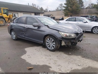 1HGCR2F88DA****** 2013 Honda Accord
