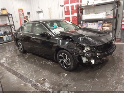 1HGCR2F35HA****** 2017 Honda Accord