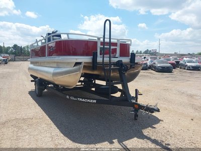 2026 Sun Tracker Pontoon