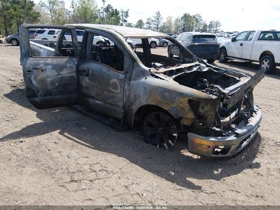 1N6AA1E50JN****** 2018 Nissan Titan