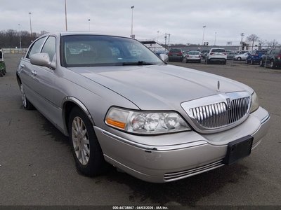 1LNHM83W96Y****** 2006 Lincoln Town Car