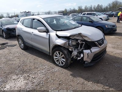 JN1BJ1CR1JW****** 2018 Nissan Rogue Sport