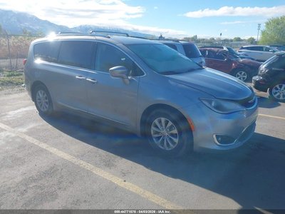 2C4RC1BGXJR****** 2018 Chrysler Pacifica