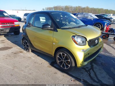 WMEFJ5DA7GK****** 2016 Smart Fortwo